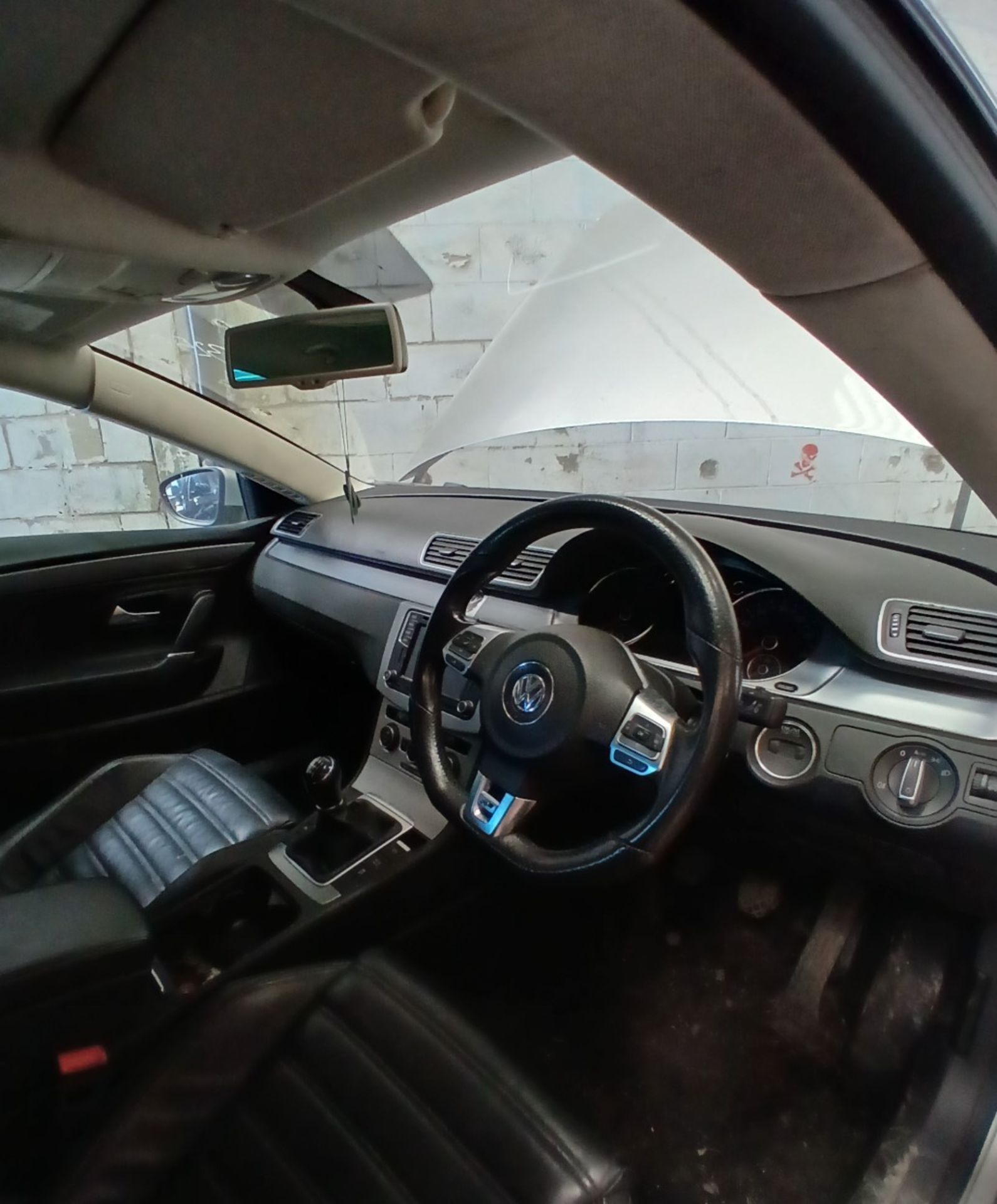 2015 VOLKSWAGEN CC R LINE BLUEMOTION TECH TDI – 2.0 DIESEL – MANUAL – SILVER – NO VAT ON HAMMER - Image 8 of 13