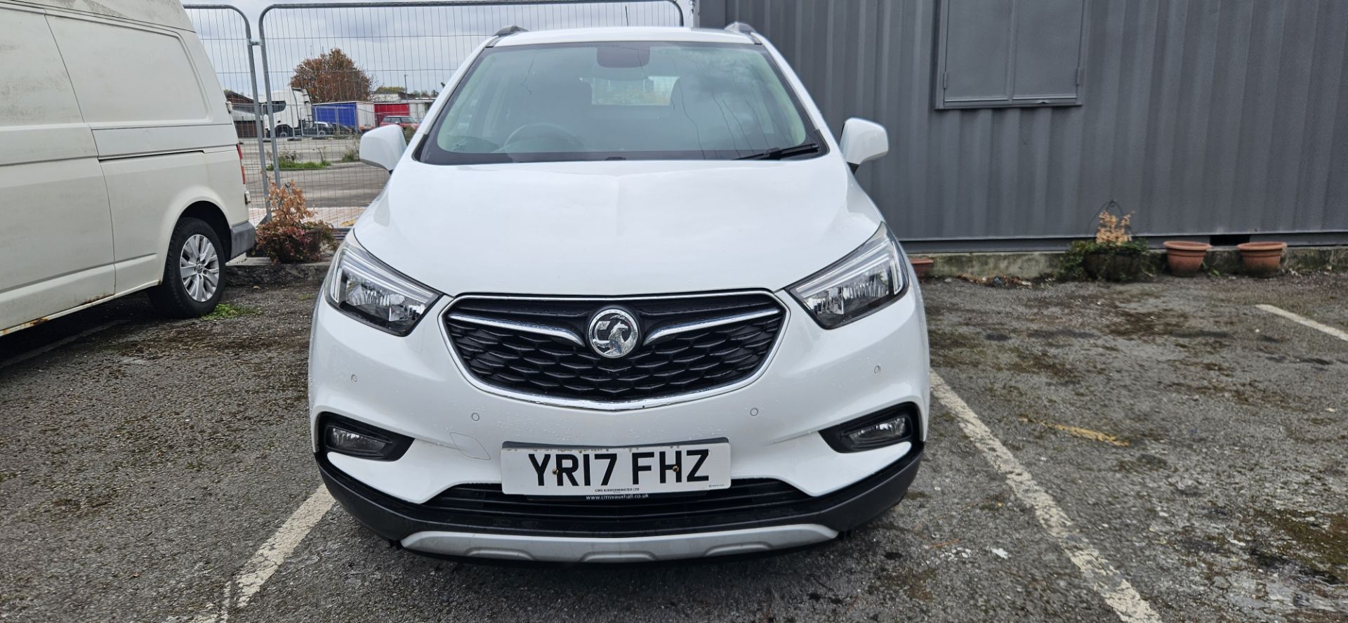 2017 VAUXHALL MOKKA X DESIGN NAV S/S – 1.6 PETROL – WHITE – 40K MILES >>--NO VAT ON HAMMER--<< - Image 2 of 8