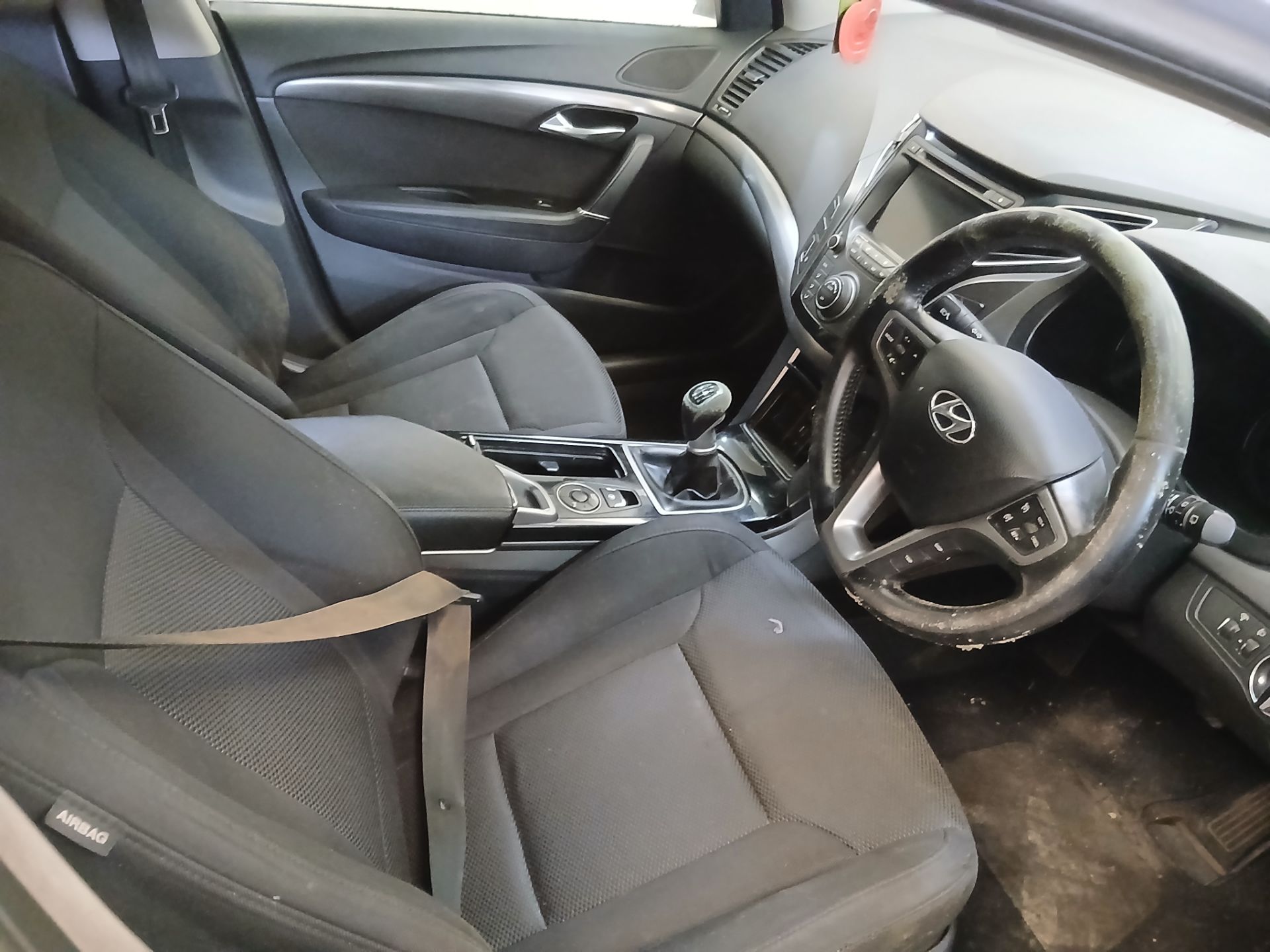 2012 HYUNDAI I40 STYLE GDI – 1.6 PETROL – MANUAL – SILVER – ESTATE >>--NO VAT ON HAMMER--<< - Image 4 of 13