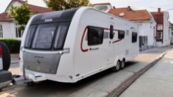 2018 TOURING CARAVAN – U SHAPE DINETT >>--NO VAT ON HAMMER--<<