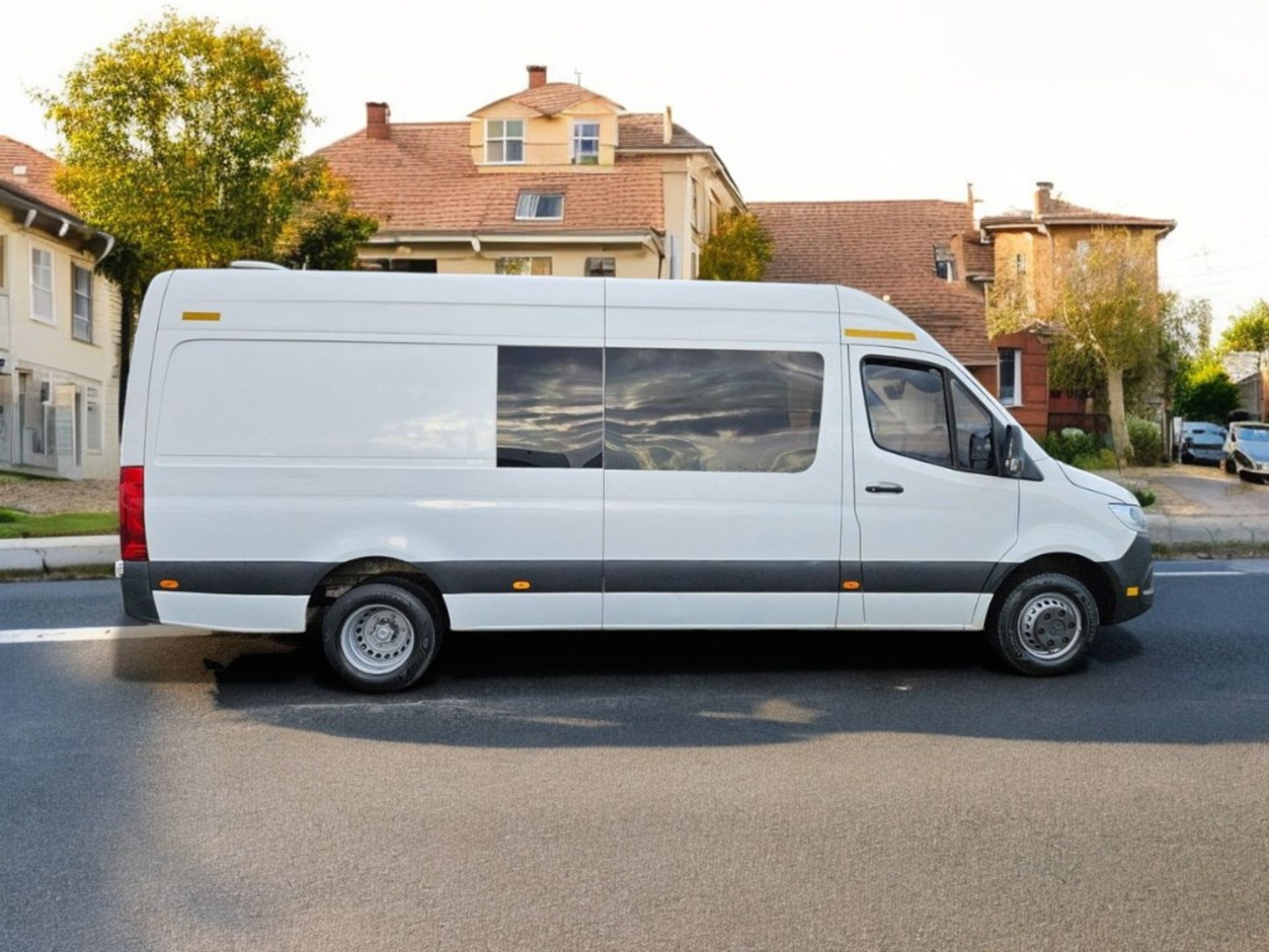 **(ONLY 88K MILEAGE)** 2019 MERCEDES-BENZ SPRINTER 516 CDI LWB CREW VAN - Image 8 of 14