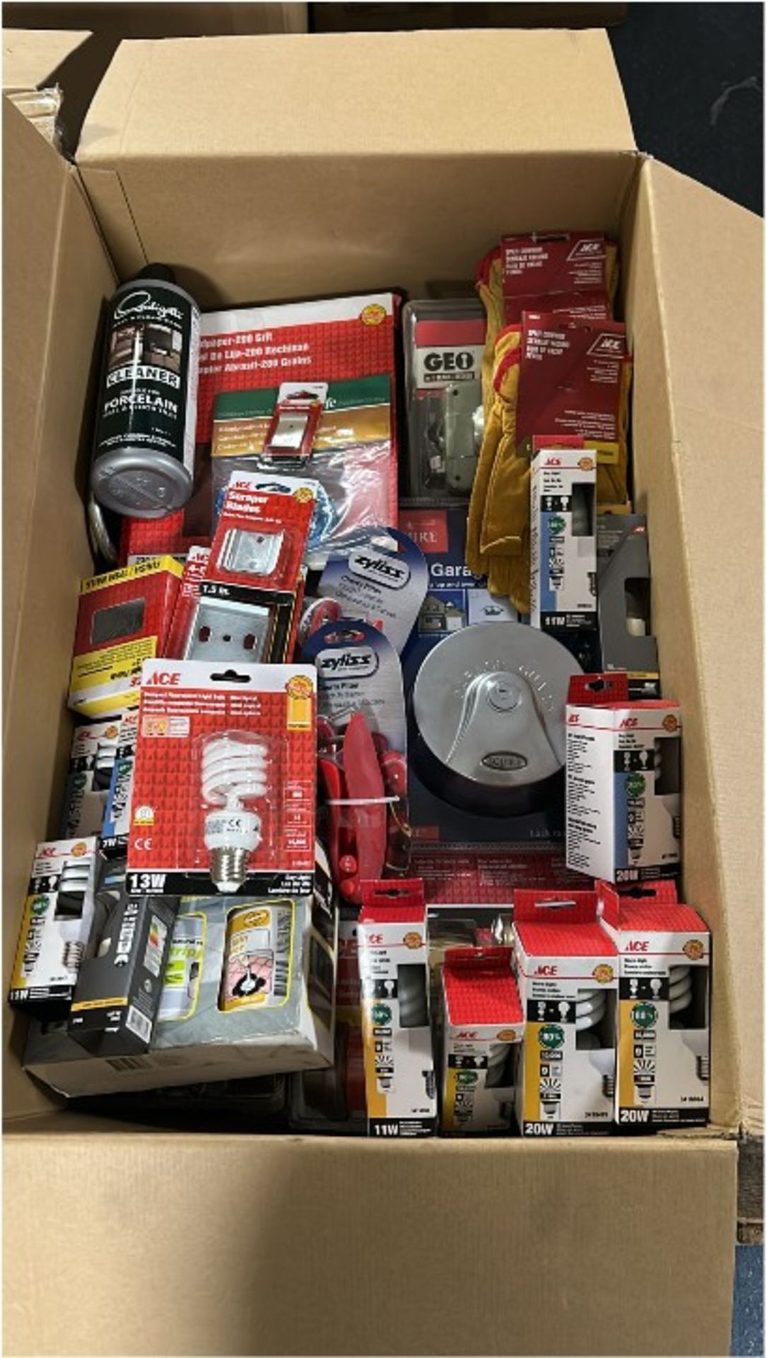 C'180 ASSORTED SHOWROOM ITEMS IN RETAIL PACKAGING - LIST BELOW - Image 3 of 9