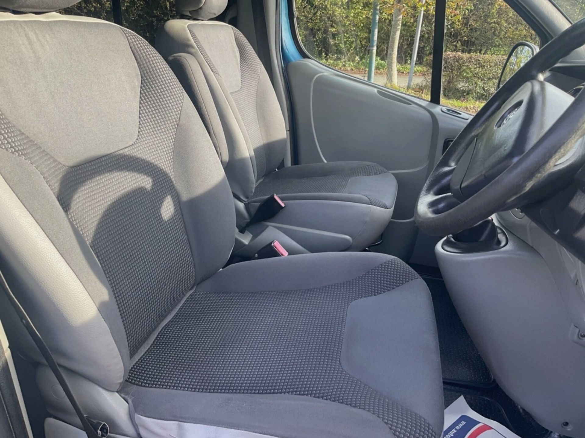 **(ONLY 79K MILEAGE)** 2014 VAUXHALL VIVARO 2900 COMBI CDTI SWB>>--NO VAT ON HAMMER--<< - Image 12 of 16