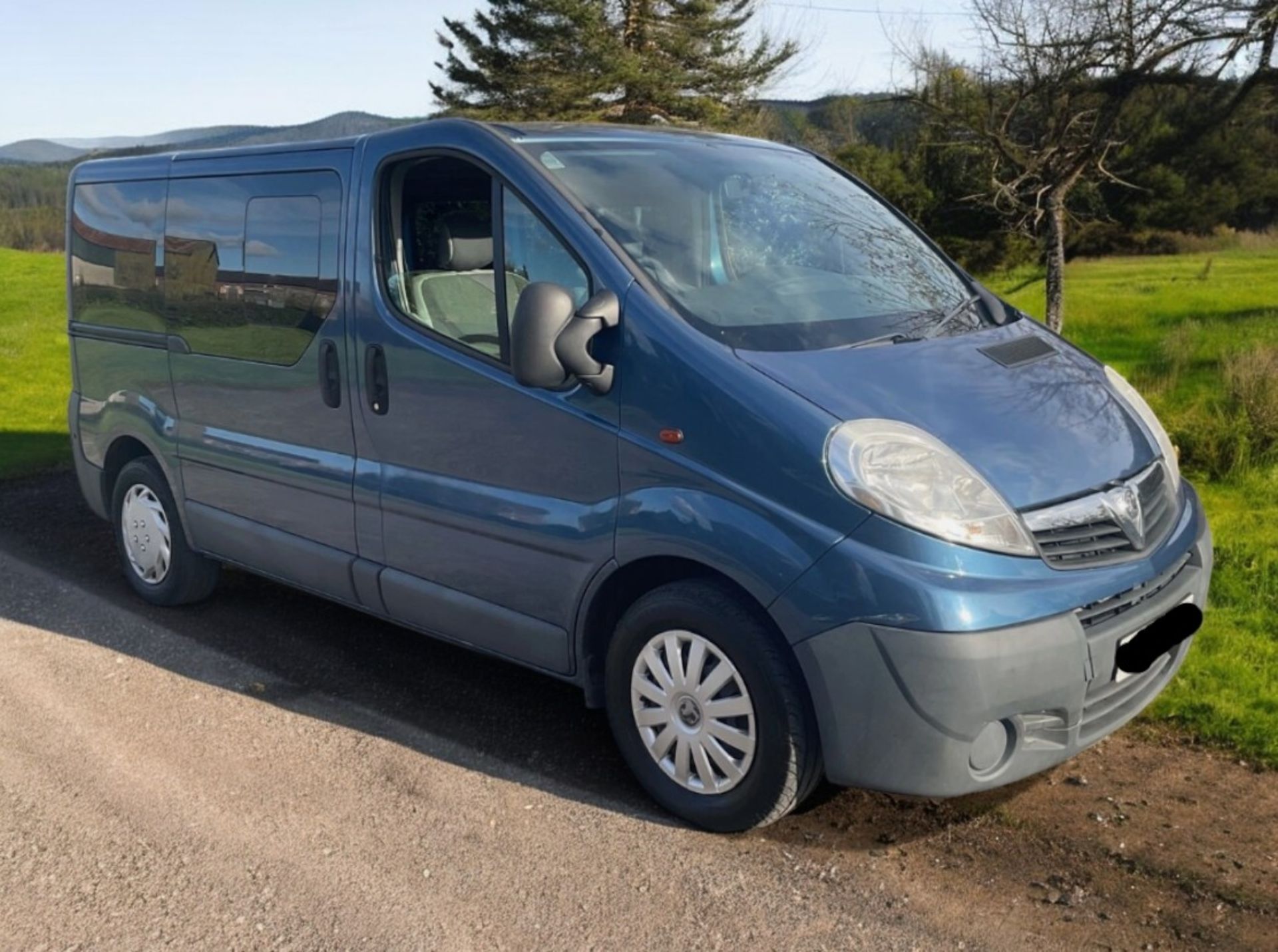 **(ONLY 79K MILEAGE)** 2014 VAUXHALL VIVARO 2900 COMBI CDTI SWB>>--NO VAT ON HAMMER--<<