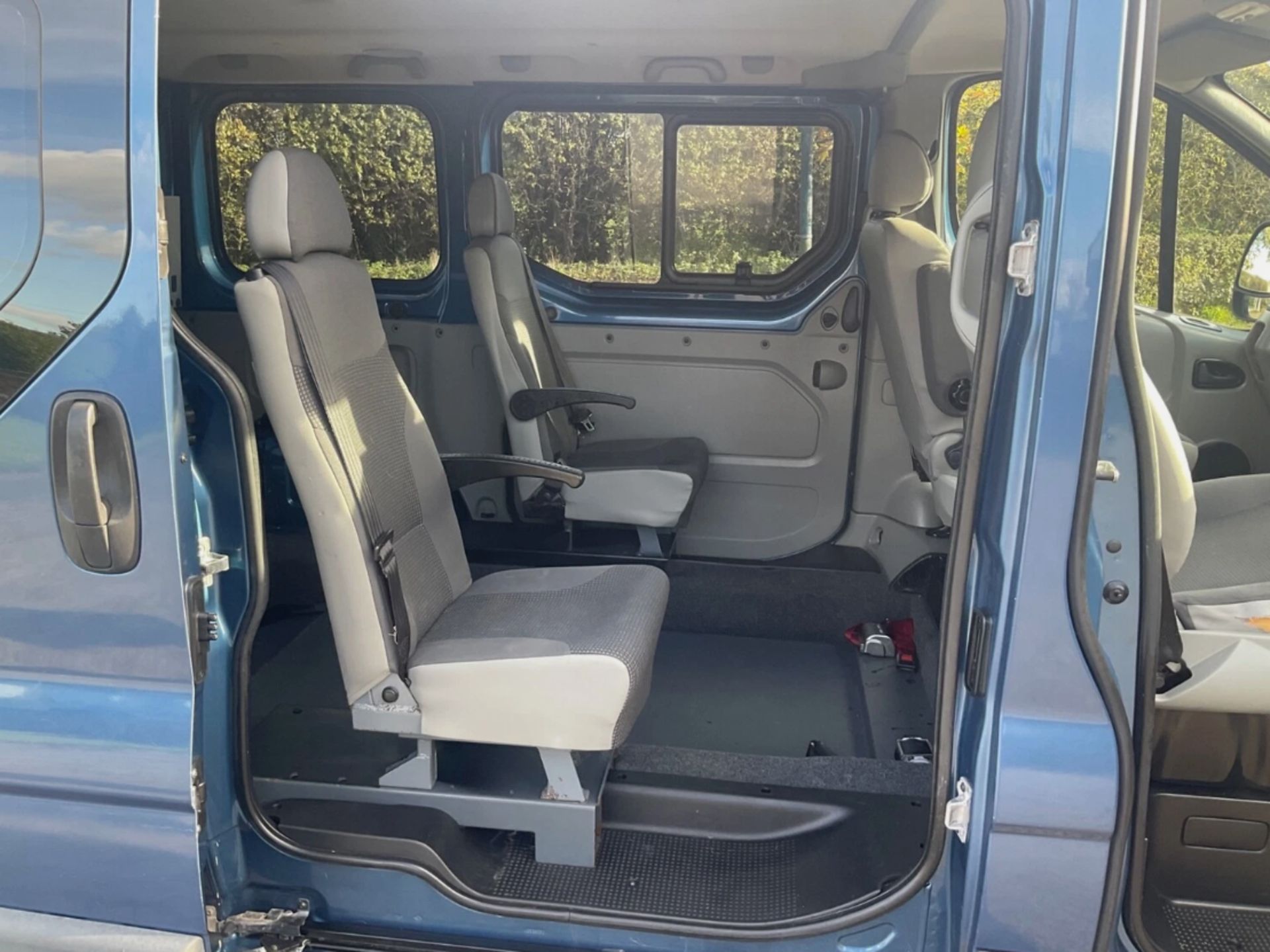 **(ONLY 79K MILEAGE)** 2014 VAUXHALL VIVARO 2900 COMBI CDTI SWB>>--NO VAT ON HAMMER--<< - Image 11 of 16