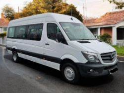**(ONLY 32K MILEAGE)** 2013 MERCEDES-BENZ SPRINTER 513 CDI MANUAL DIESEL MINIBUS