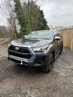 **(ONLY 80K MILEAGE)** 2022 TOYOTA HILUX INVINCIBLE D-4D 4WD DCB 2.4L MANUAL DIESEL PICK UP GREY