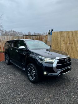 **(ONLY 73K MILEAGE)** 2021 TOYOTA HILUX INVINCIBLE D-4D 4WD DCB 2.4L DIESEL MANUAL BLACK