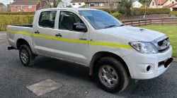**(ONLY 109K MILEAGE)** 2011 TOYOTA HILUX HL2 D-4D 4X4 DCB 2494CC DIESEL MANUAL PICK UP