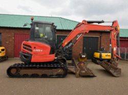 2018 KUBOTA U55-4 5.5T MINI EXCAVATOR WITH QUICK HITCH AND 2 BUCKETS