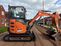 2021 HITACHI ZX26 U-6 2.7T MINI EXCAVATOR / DIGGER – 2,469 HOURS