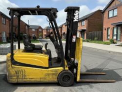**(INCLUDES CHARGER)**2014 YALE ERP20VTLWBE2130 ELECTRIC 3-WHEEL FORKLIFT