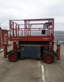 2014 SKYJACK SJ6832 SCISSOR LIFT