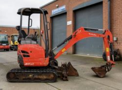 KUBOTA U17-3 MINI EXCAVATOR / DIGGER