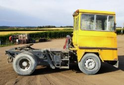 RELIANCE DOCK SPOTTER / SHUNTER TUG – PERKINS V8 – HYDRAULIC FIFTH WHEEL LIFT