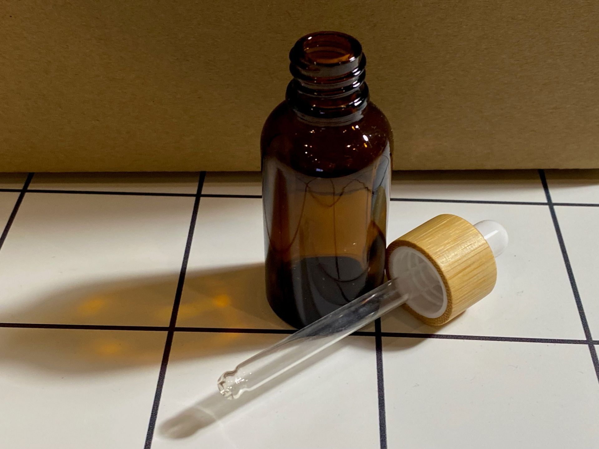24 X 30ML TINTURE BOTTLES WITH BAMBOO TOP PIPETTES (BOXED) - Image 3 of 3