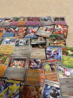 POKEMON CARDS - LOT OF X50 V / POKEBALL / VMAX CARDS