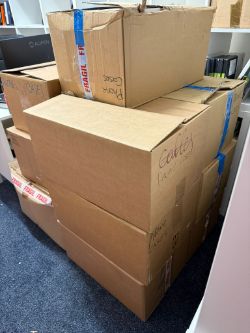 HUGE PALLET OF PHONE CASES AND SCREEN PROTECTORS BRAND NEW HUGE RETAIL VALUE COLLECTION ONLY
