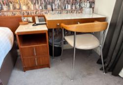5X DRESSING TABLE AND CHAIRS RETRO INTERIOR DESIGN
