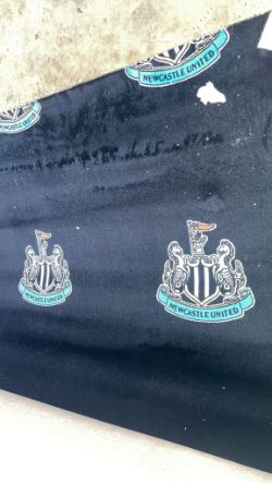 NEWCASTLE UNITED FOOTBALL CARPET - SIZE: 21.2X4M