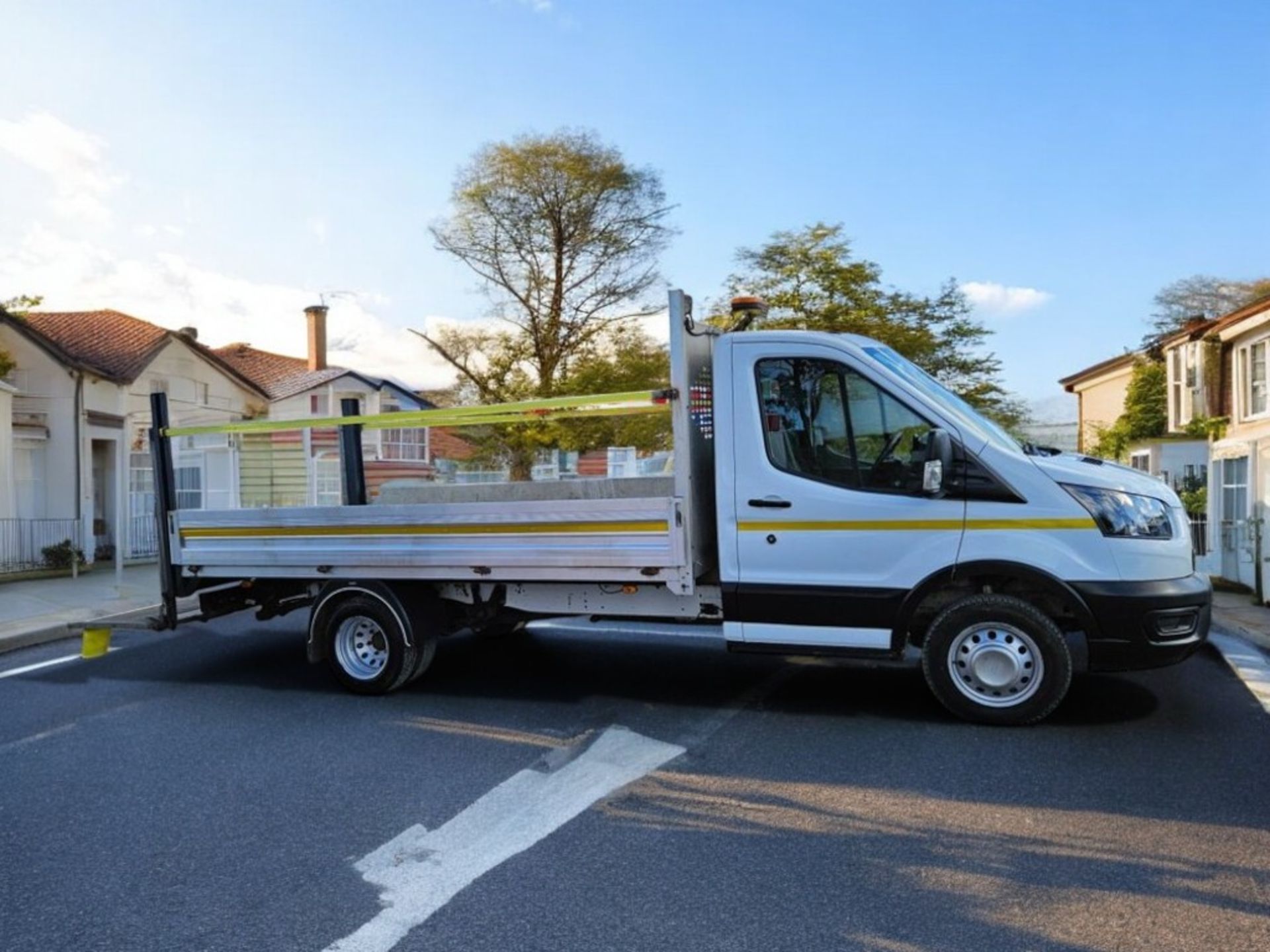 **(ONLY 61K MILEAGE)** 2023 FORD TRANSIT 350 LEADER 130BHP TDCI RWD LWB PICK-UP - Image 8 of 10