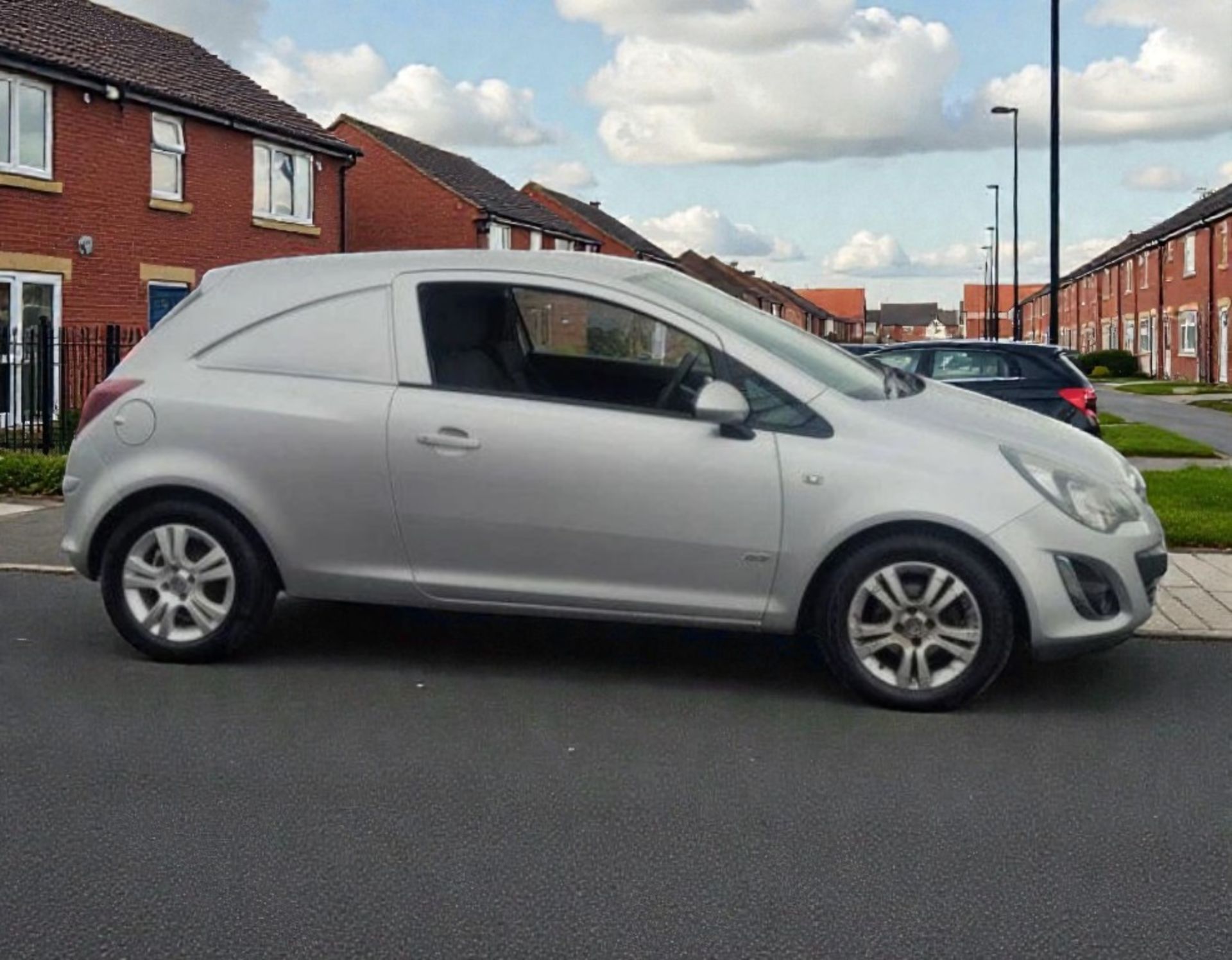 **(ONLY 113K MILEAGE)** 2015 VAUXHALL CORSA SPORTIVE CDTI, 1248CC, MANUAL >>--NO VAT ON HAMMER--<< - Image 2 of 12