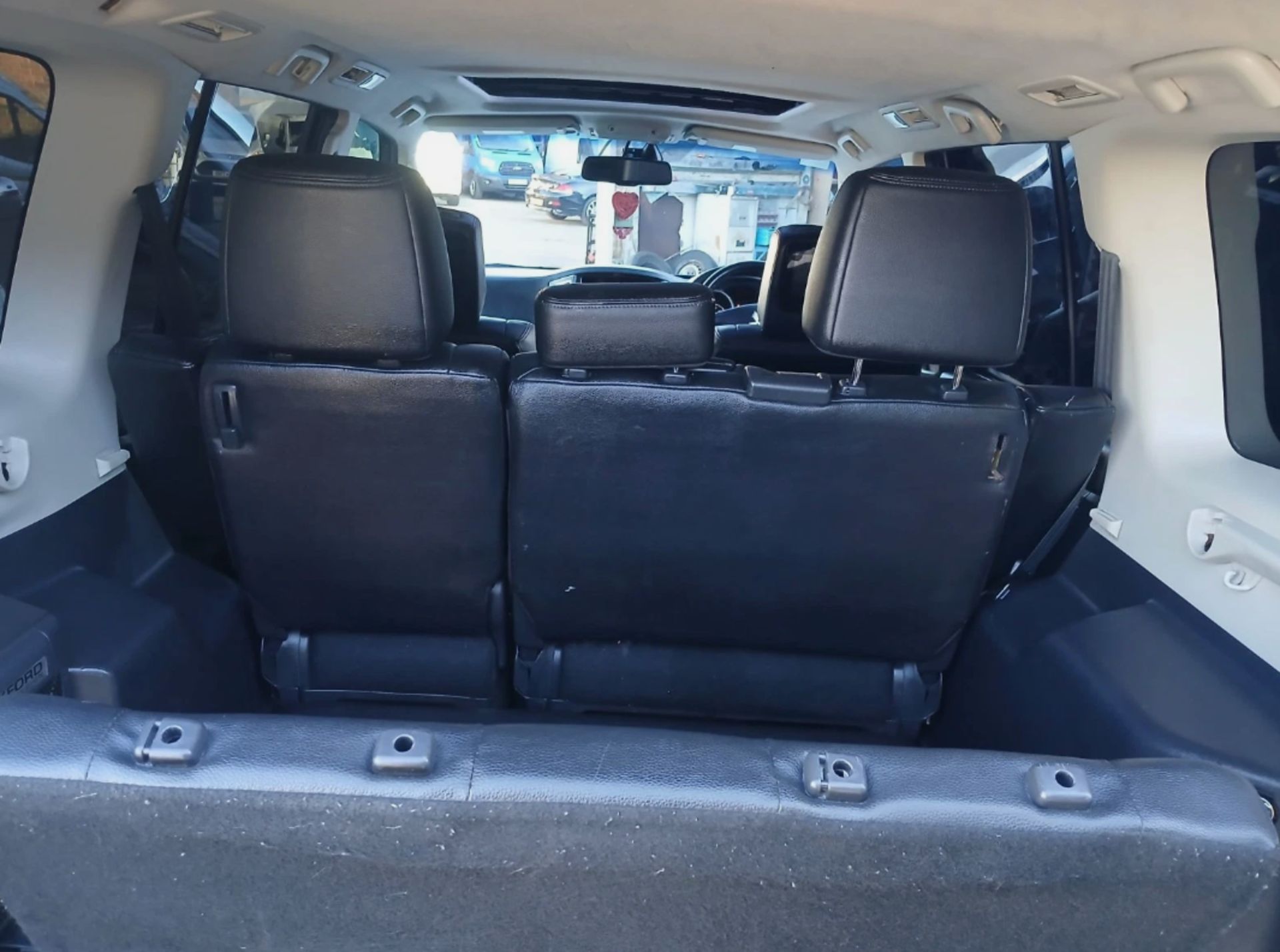2016 MITSUBISHI SHOGUN SG4 DI-D LWB AUTO 7 SEATS SUV DIESEL AUTOMATIC >>--NO VAT ON HAMMER--<< - Image 16 of 17
