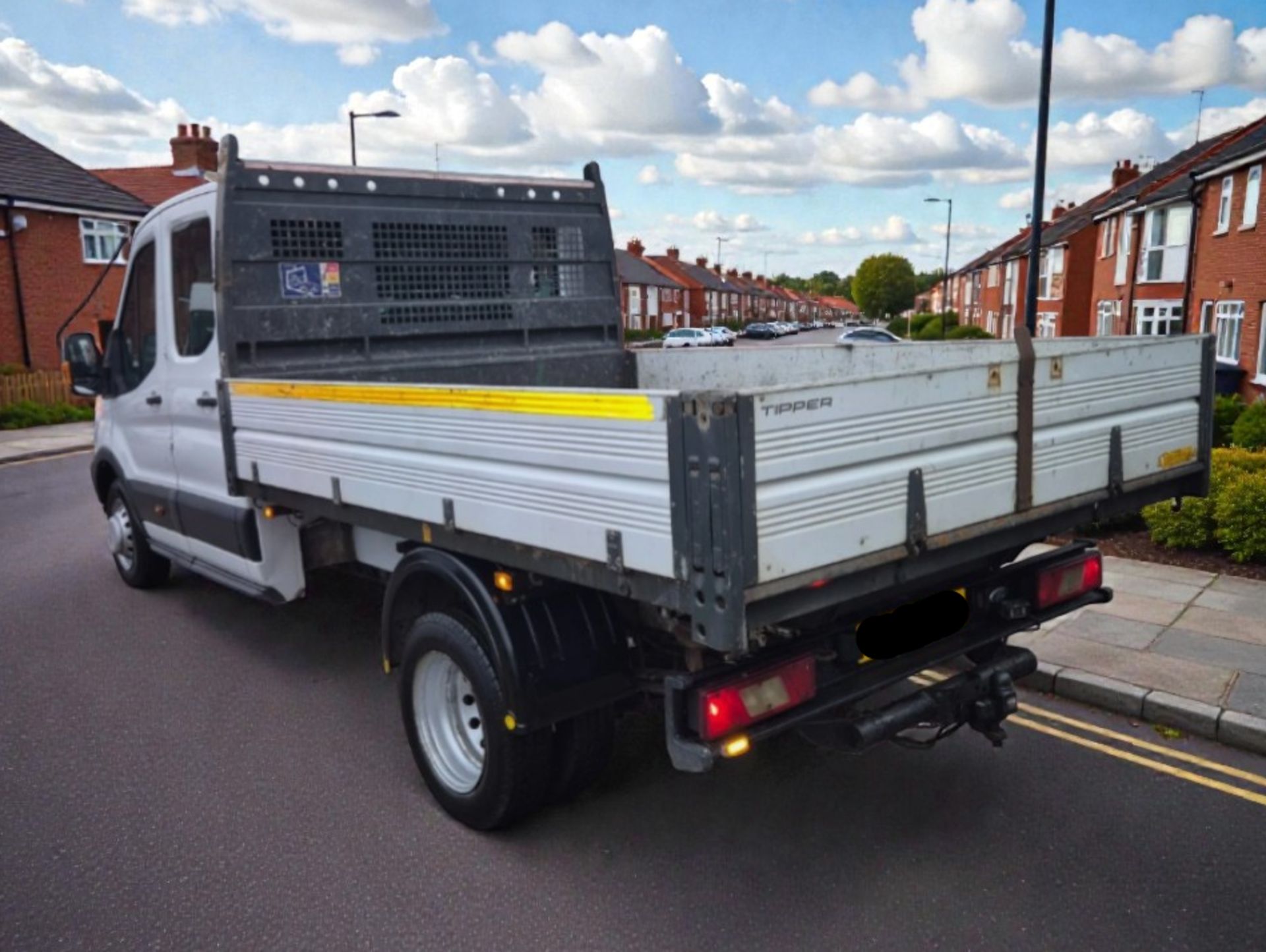 2015 FORD TRANSIT 350 2.2 TDCI MANUAL CHASSIS CAB IN WHITE, 2198CC HEAVY >>--NO VAT ON HAMMER--<< - Image 4 of 14