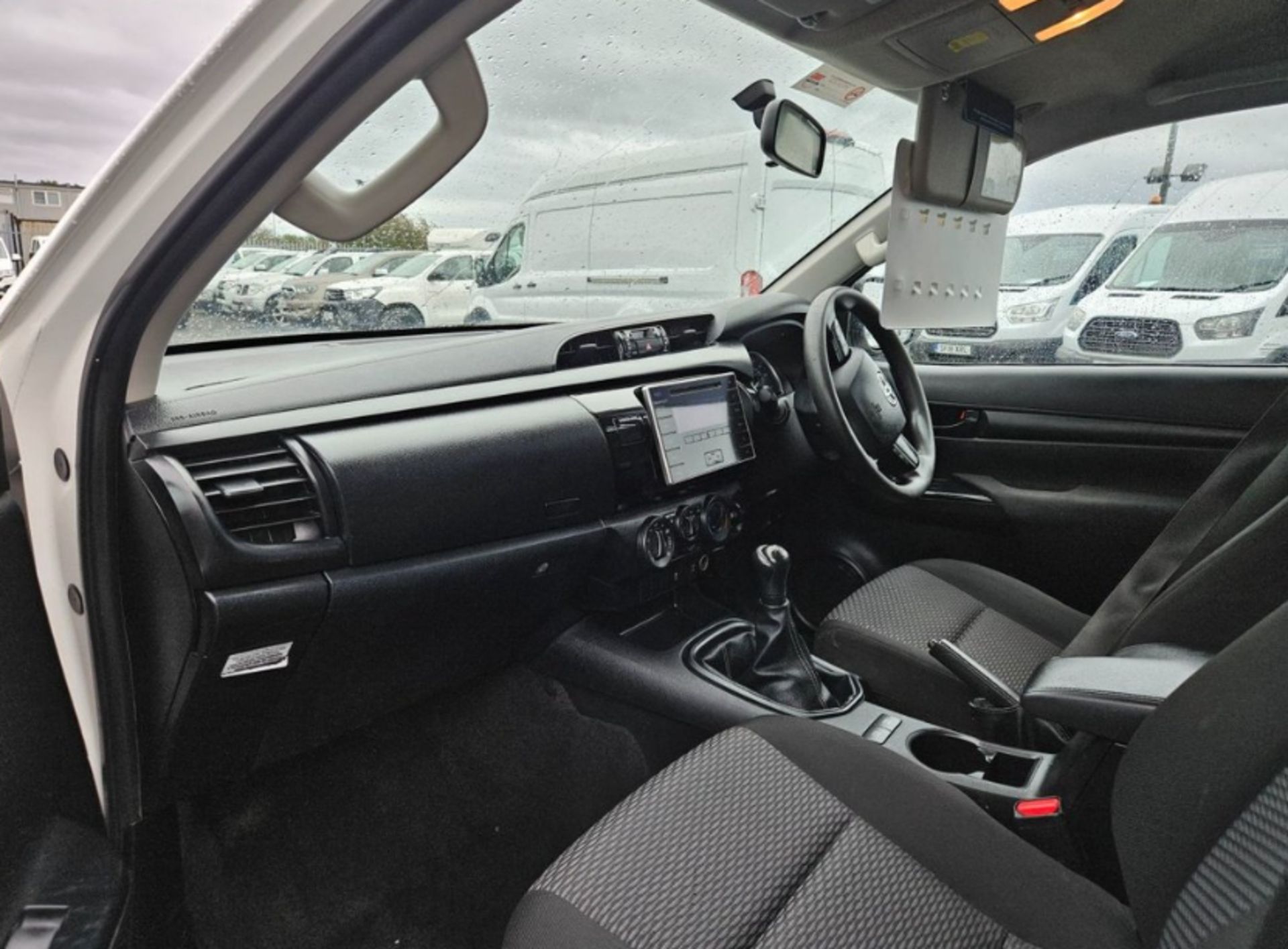 **(ONLY 104K MILEAGE)** 2019 TOYOTA HILUX ACTIVE D-4D 4WD DOUBLE CAB>>--NO VAT ON HAMMER--<< - Image 12 of 13