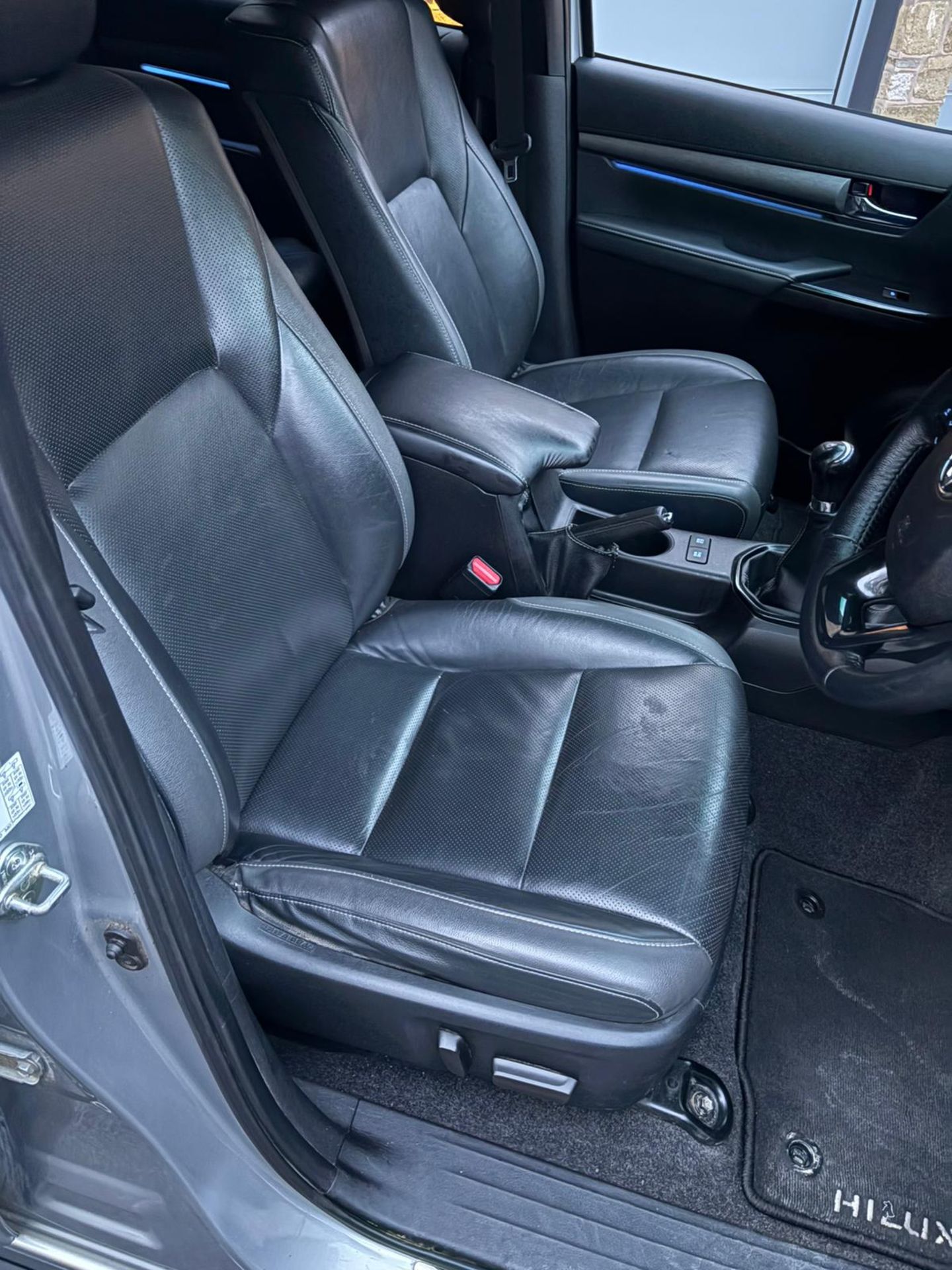 **(ONLY 92K MILEAGE)** 2021 TOYOTA HILUX INVINCIBLE X 2.8 D-4D 4WD DCB PICKUP – 6-SPEED MANUAL, - Image 14 of 16