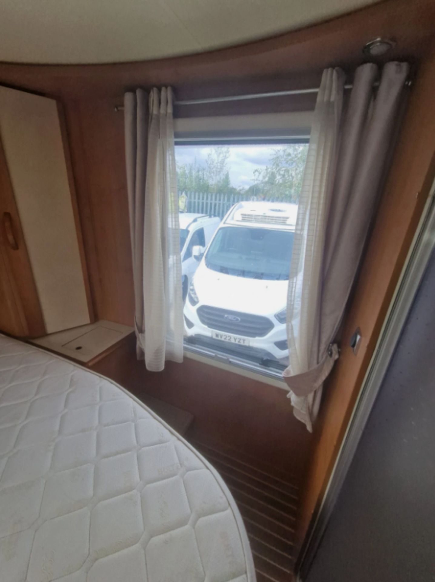 2011 RAPIDO LE RANDONNEUR 9090DF 4-BERTH FIXED ISLAND BED >>--NO VAT ON HAMMER--<< - Image 16 of 23