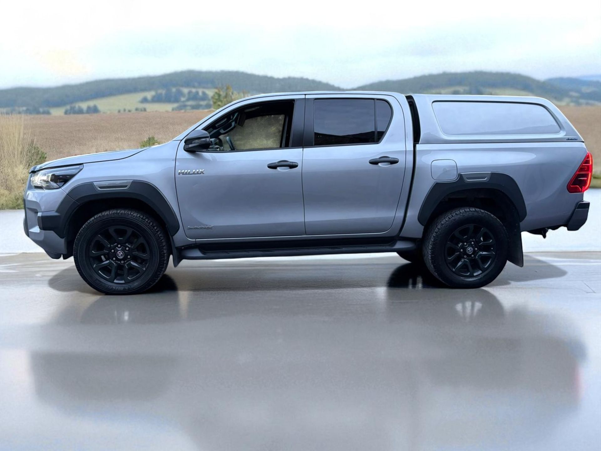 **(ONLY 92K MILEAGE)** 2021 TOYOTA HILUX INVINCIBLE X 2.8 D-4D 4WD DCB PICKUP – 6-SPEED MANUAL, - Image 3 of 16