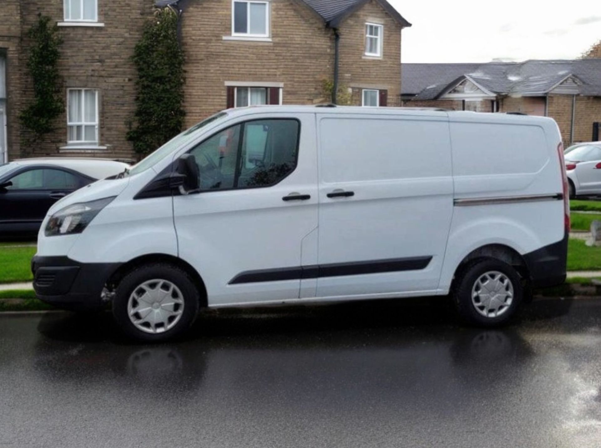 2017 FORD TRANSIT CUSTOM 270 TDCI L1HI SWB VAN >>--NO VAT ON HAMMER--<< - Image 6 of 13