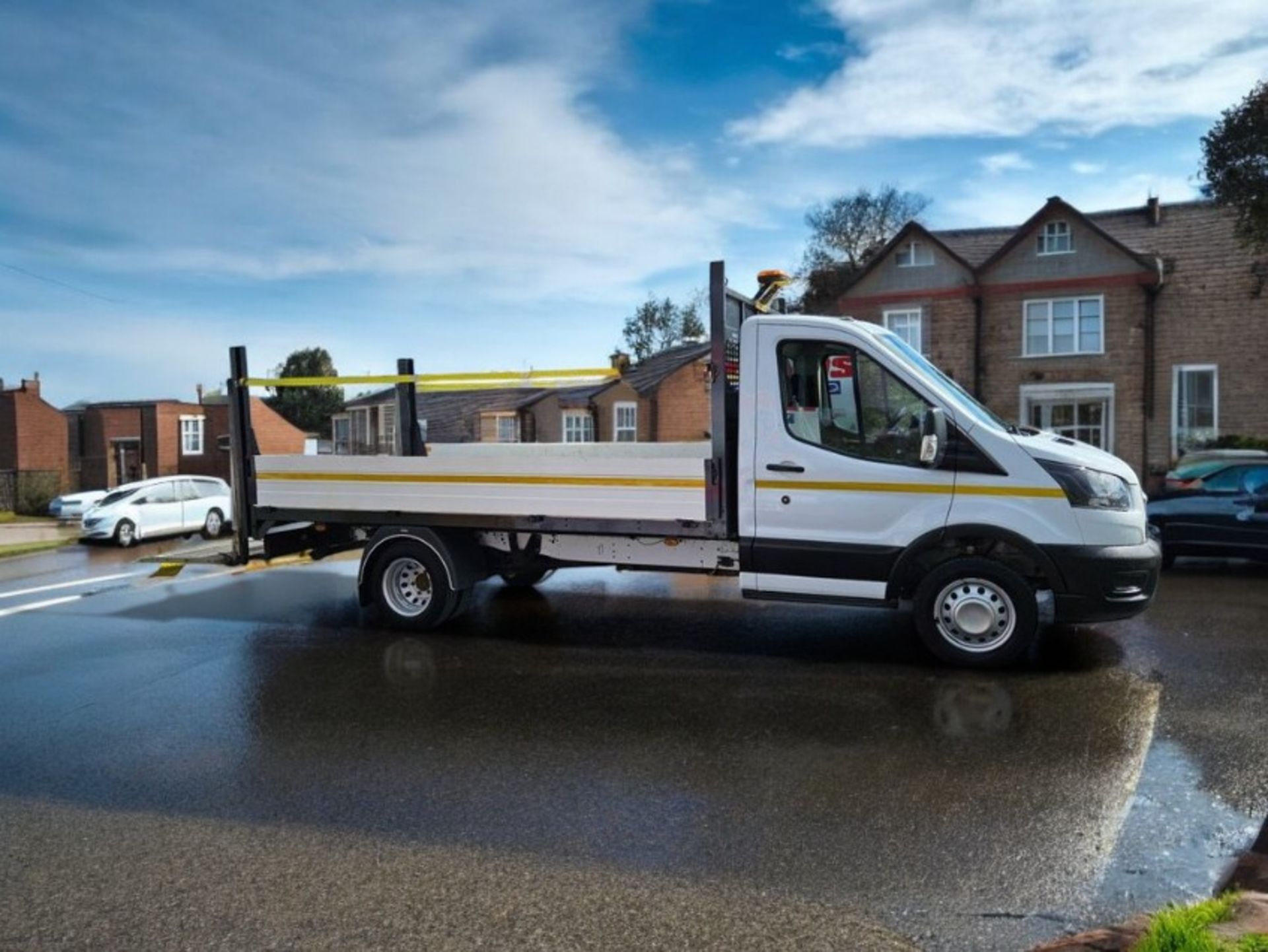 **(ONLY 67K MILEAGE)** FORD TRANSIT 350 LEADER ECOBLUE DROPSIDE >>-NO VAT ON HAMMER-<< - Image 3 of 11