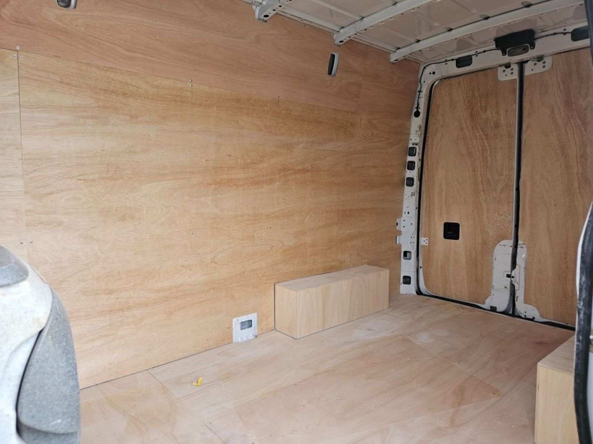 **(ONLY 69K MILEAGE)** 2021 MERCEDES-BENZ SPRINTER 315CDI PROGRESSIVE RWD L2H2 PANEL VAN - Image 9 of 10