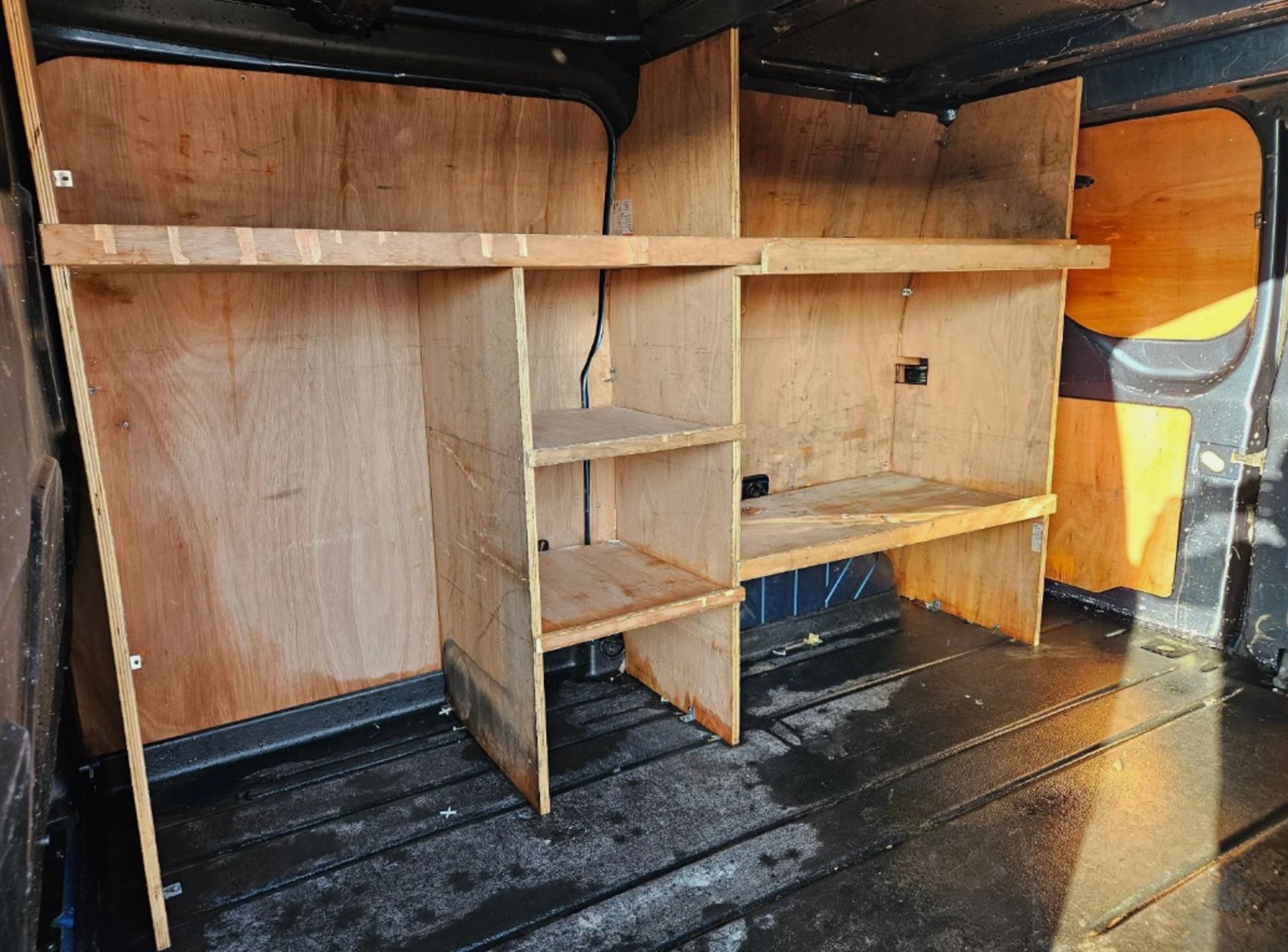 **(ONLY 86K MILEAGE)** 2018 FORD TRANSIT CUSTOM 280 LIMITED 130 SWB >>--NO VAT ON HAMMER--<< - Image 11 of 13