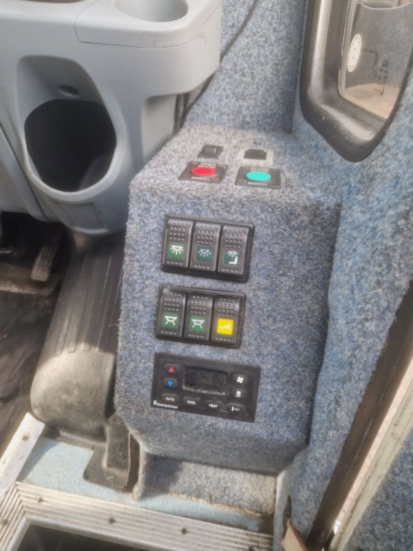 2009 FORD TRANSIT 140 T460 RWD SCHOOL BUS / MINIBUS >>--NO VAT ON HAMMER--<< - Image 11 of 18