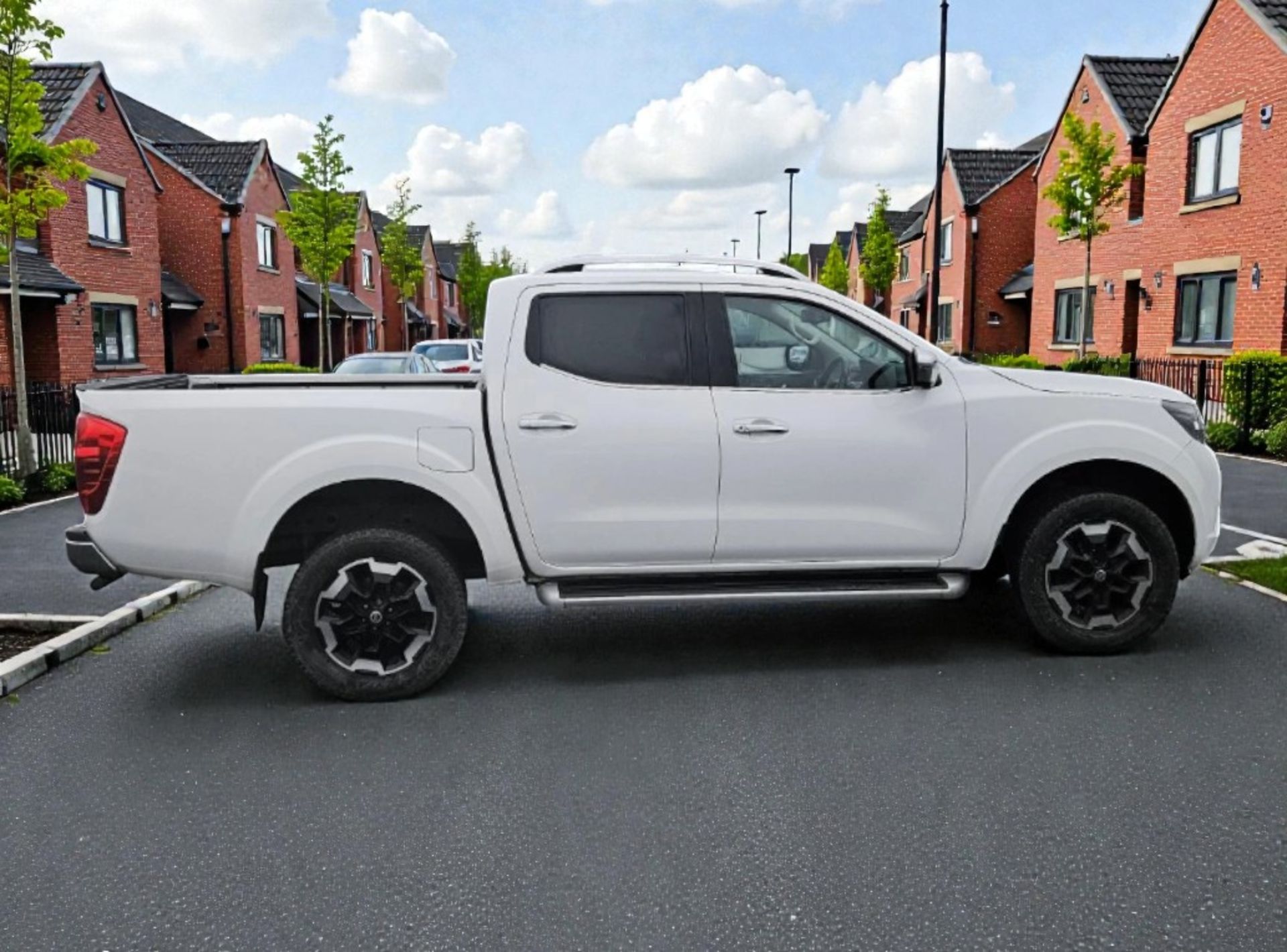 **(ONLY 98K MILEAGE)** 2019 NISSAN NAVARA TEKNA DCI 2299CC MANUAL PICK UP WHITE - Image 2 of 12