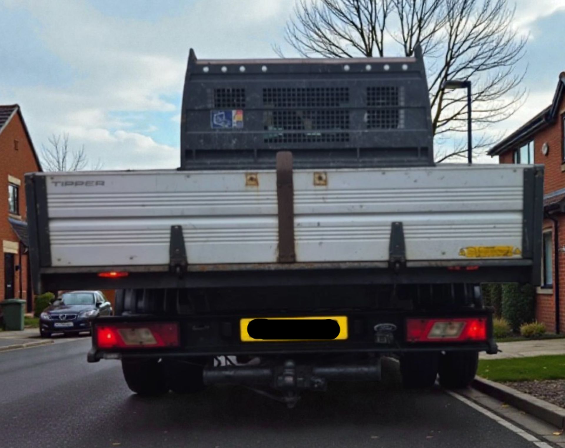 2015 FORD TRANSIT 350 2.2 TDCI MANUAL CHASSIS CAB IN WHITE, 2198CC HEAVY >>--NO VAT ON HAMMER--<< - Image 3 of 14