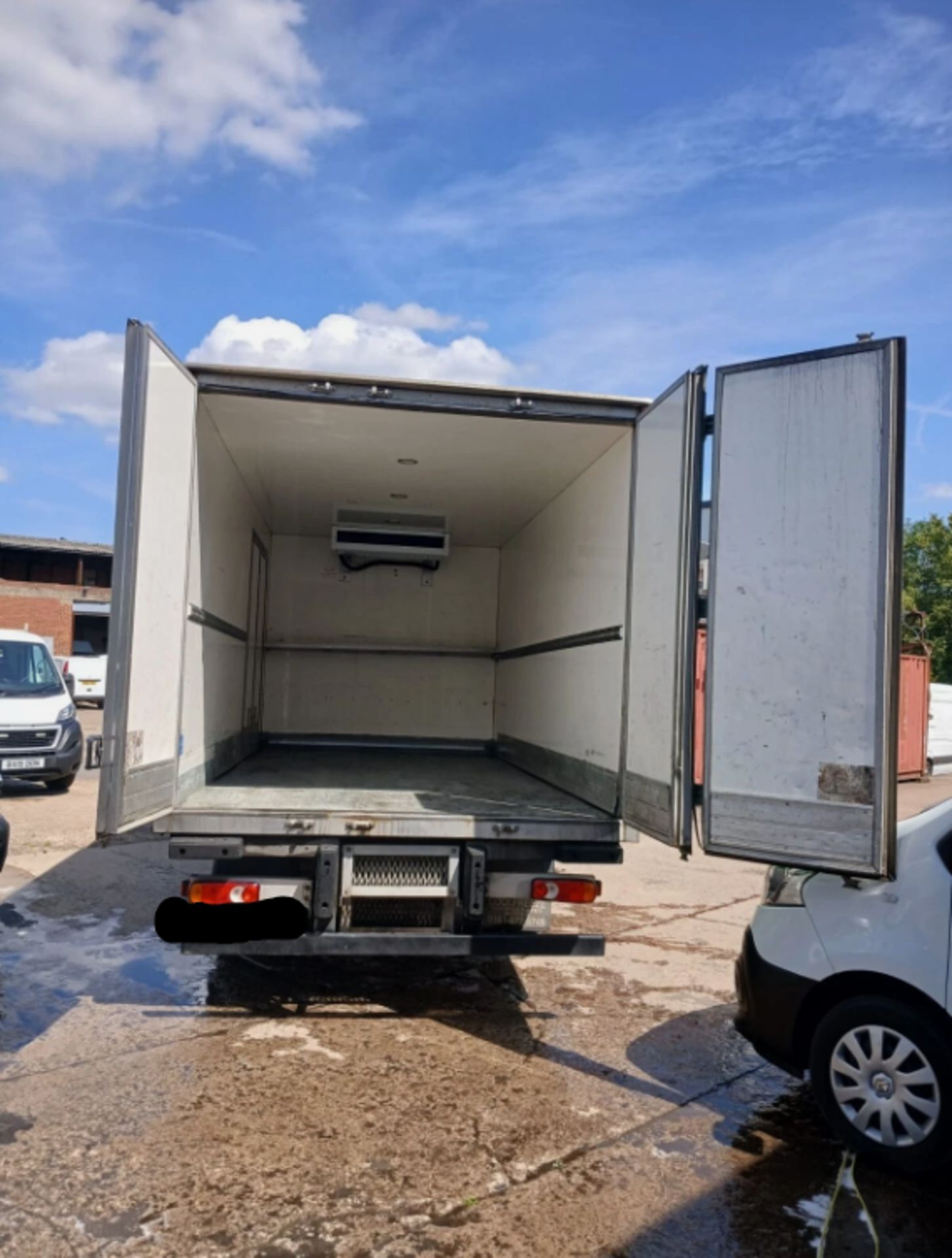 2013 IVECO EUROCARGO 7.5 TONNE FRIDGE LORRY >>--NO VAT ON HAMMER--<< - Image 11 of 12