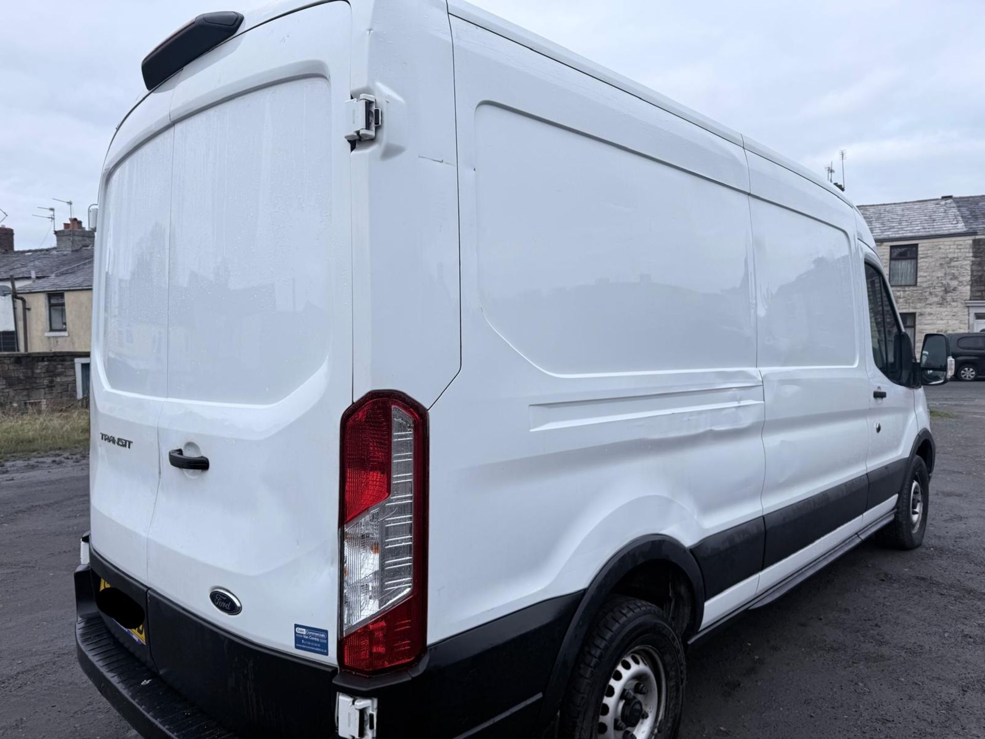 **(ONLY 111K MILEAGE)** 2020 (70) FORD TRANSIT 350 LEADER ECOBLUE L3 H2 RWD – 2.0 DIESEL - Image 4 of 8