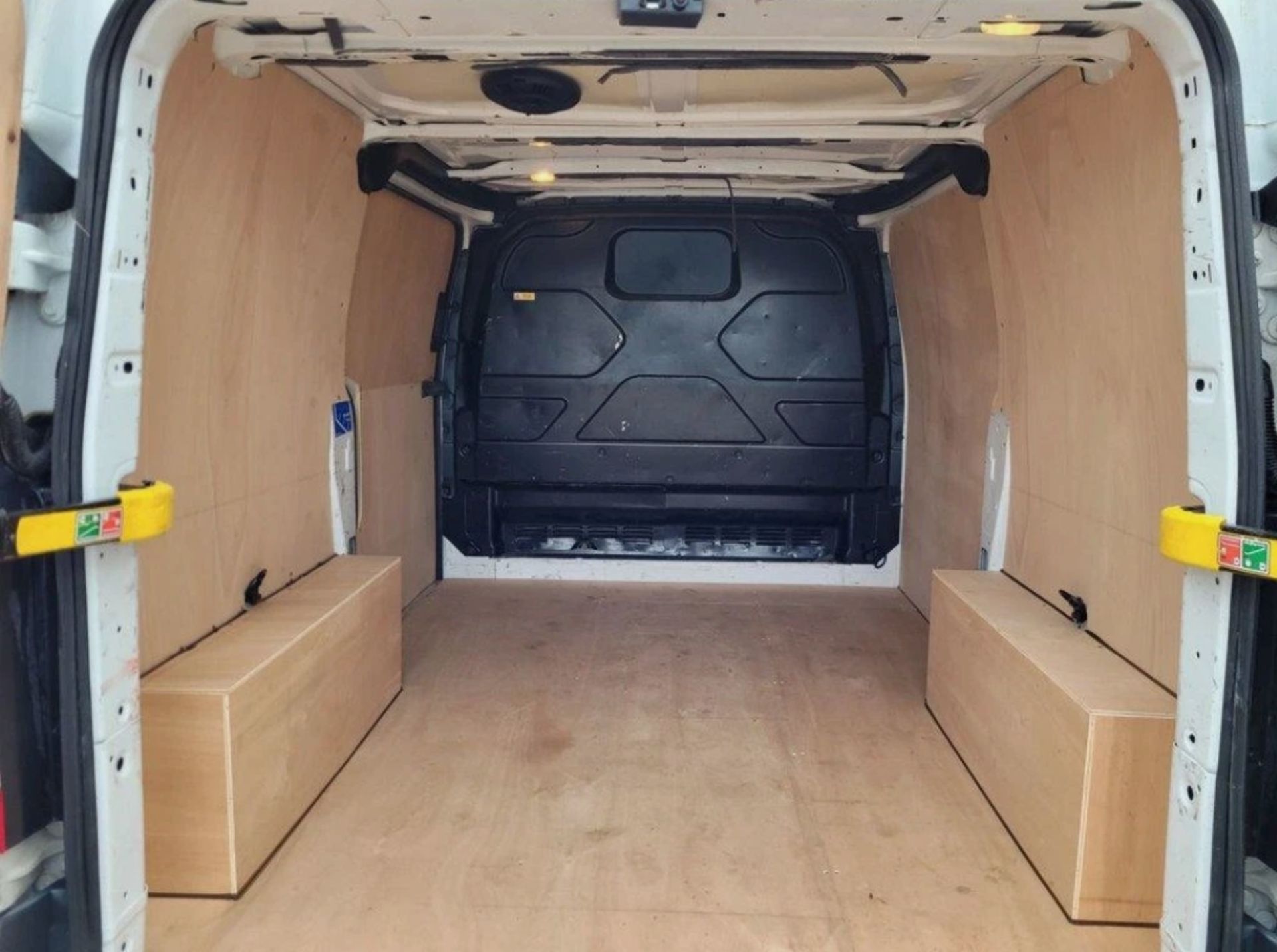 2017 FORD TRANSIT CUSTOM 270 TDCI L1HI SWB VAN >>--NO VAT ON HAMMER--<< - Image 10 of 13