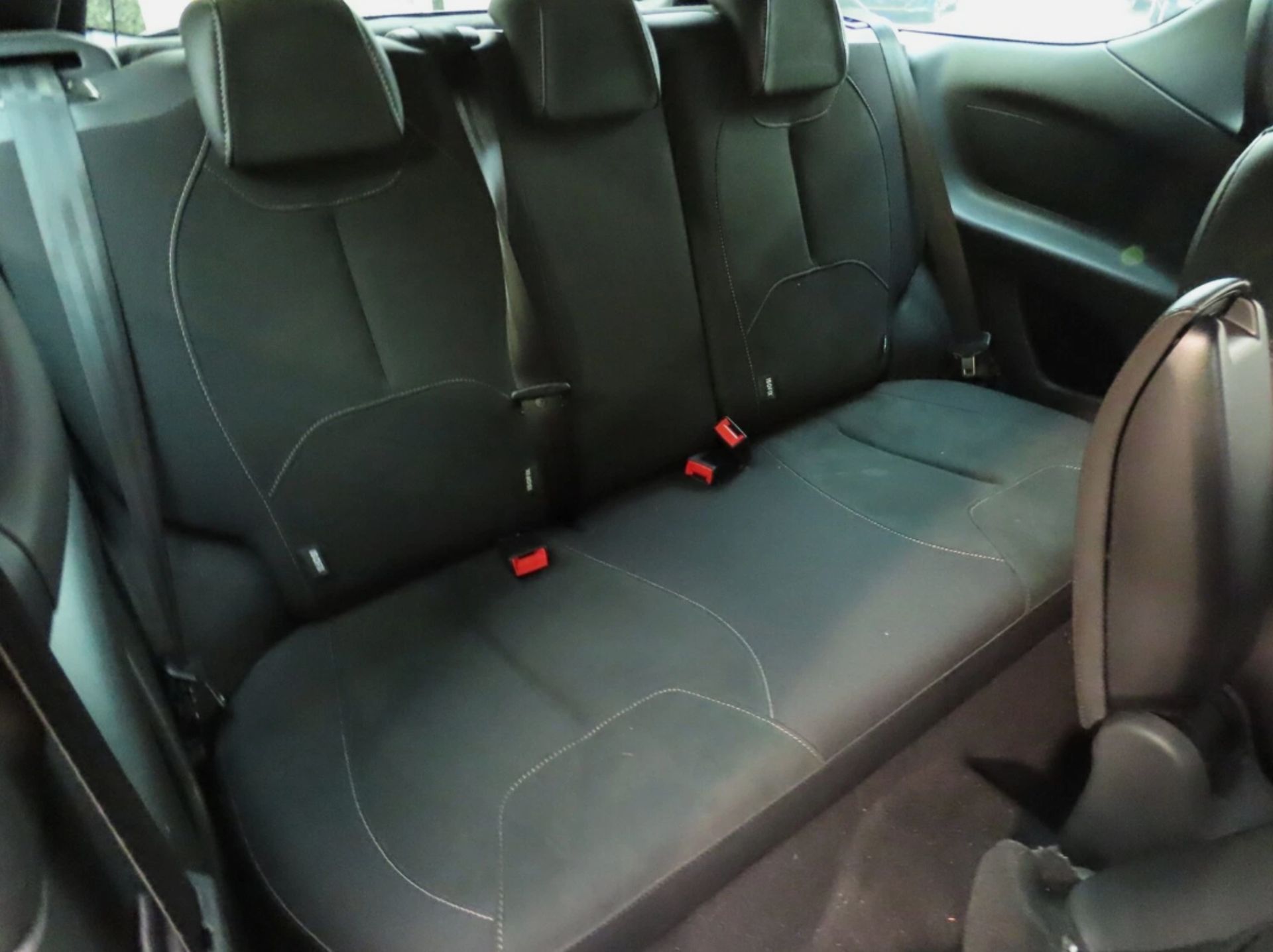 **(ONLY 53K MILEAGE)** 2016 CITROëN DS3 ELEGANCE BLUEHDI – EURO 6 - Image 5 of 12