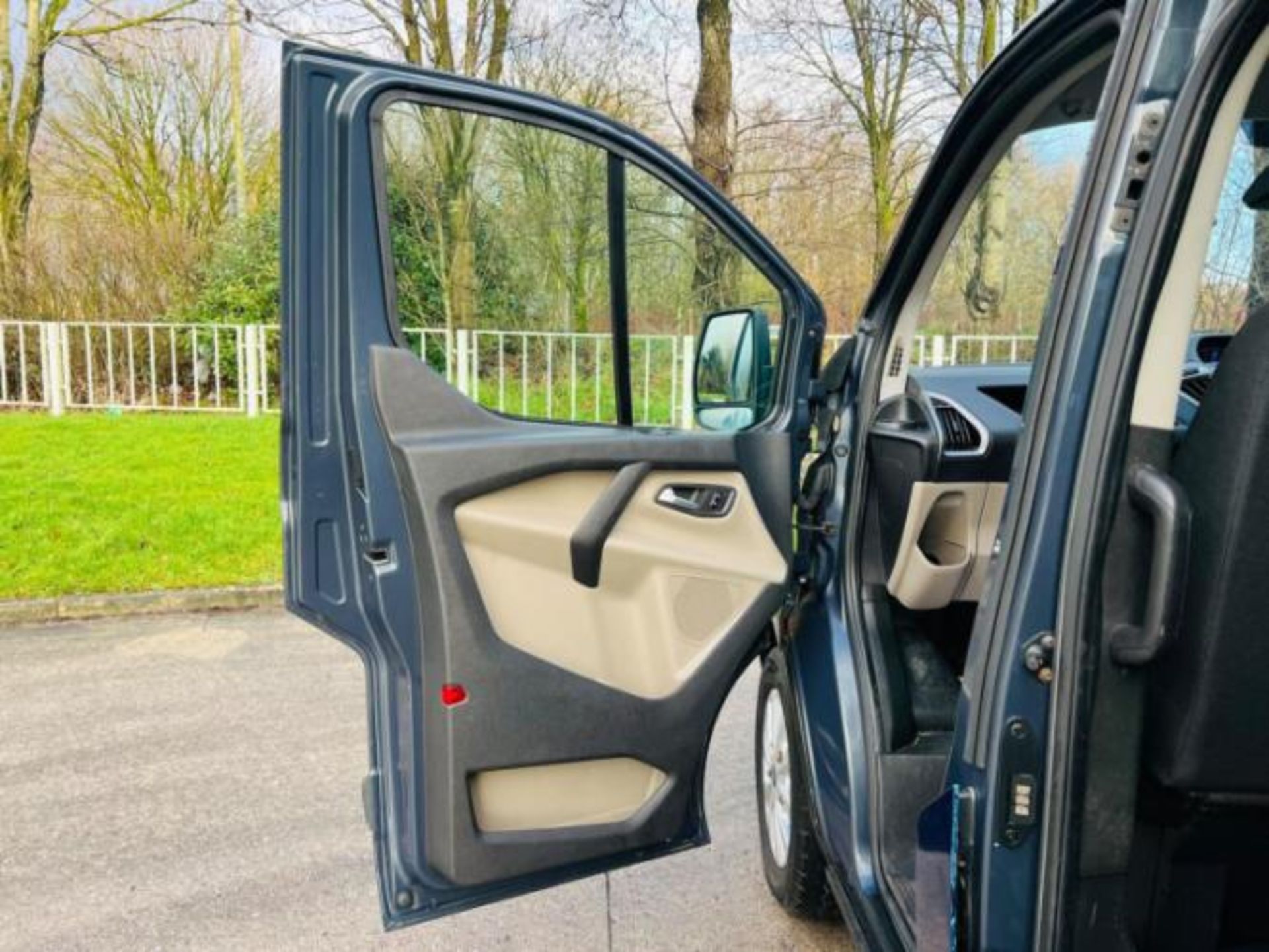 2013 FORD TRANSIT CUSTOM 2.2 TDCI 310 TREND L2 H1 5DR >>--NO VAT ON HAMMER--<< - Image 20 of 35