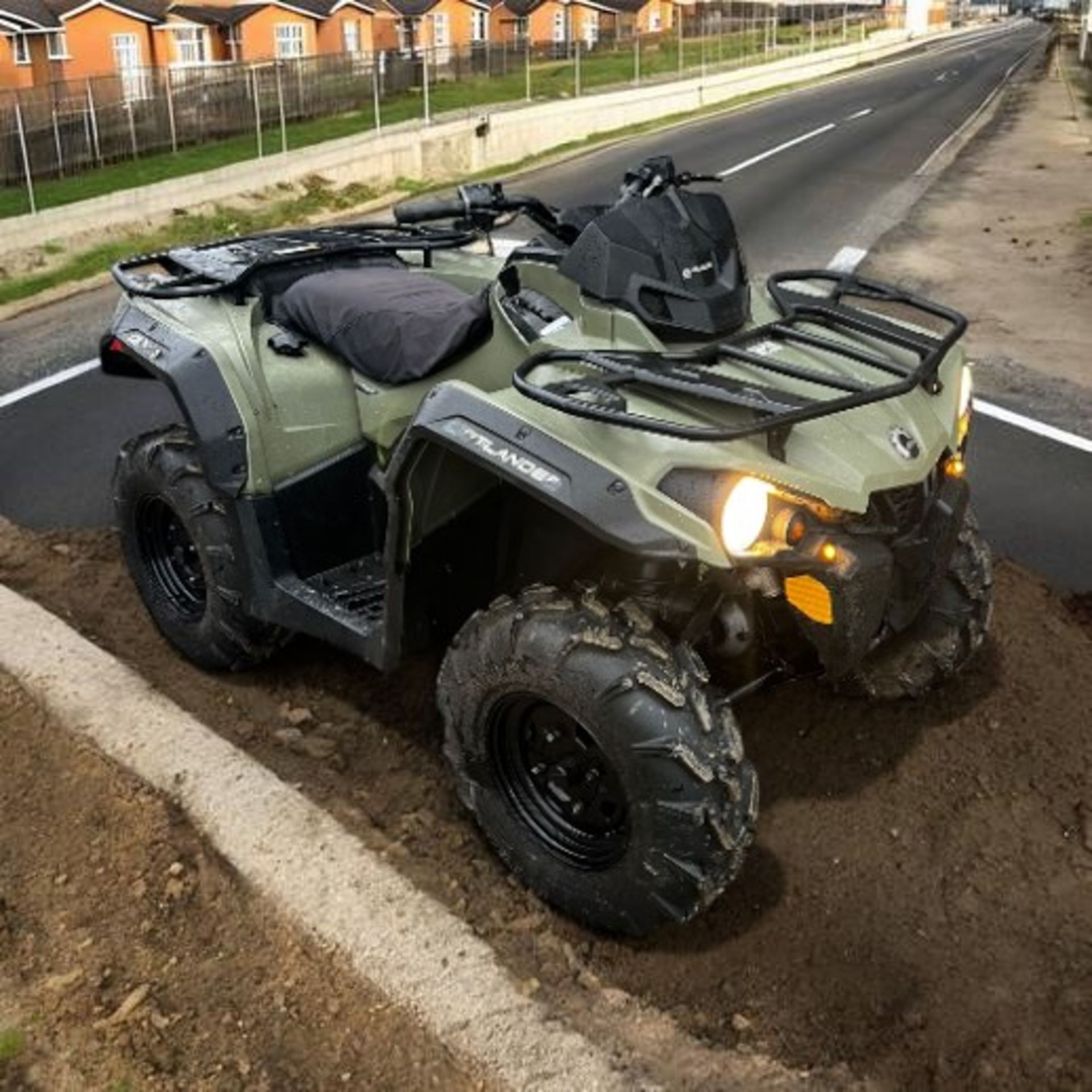 CAN AM 570 PRO 2017 760 HOURS SELECTABLE 2WD OR 4WD - Image 5 of 7