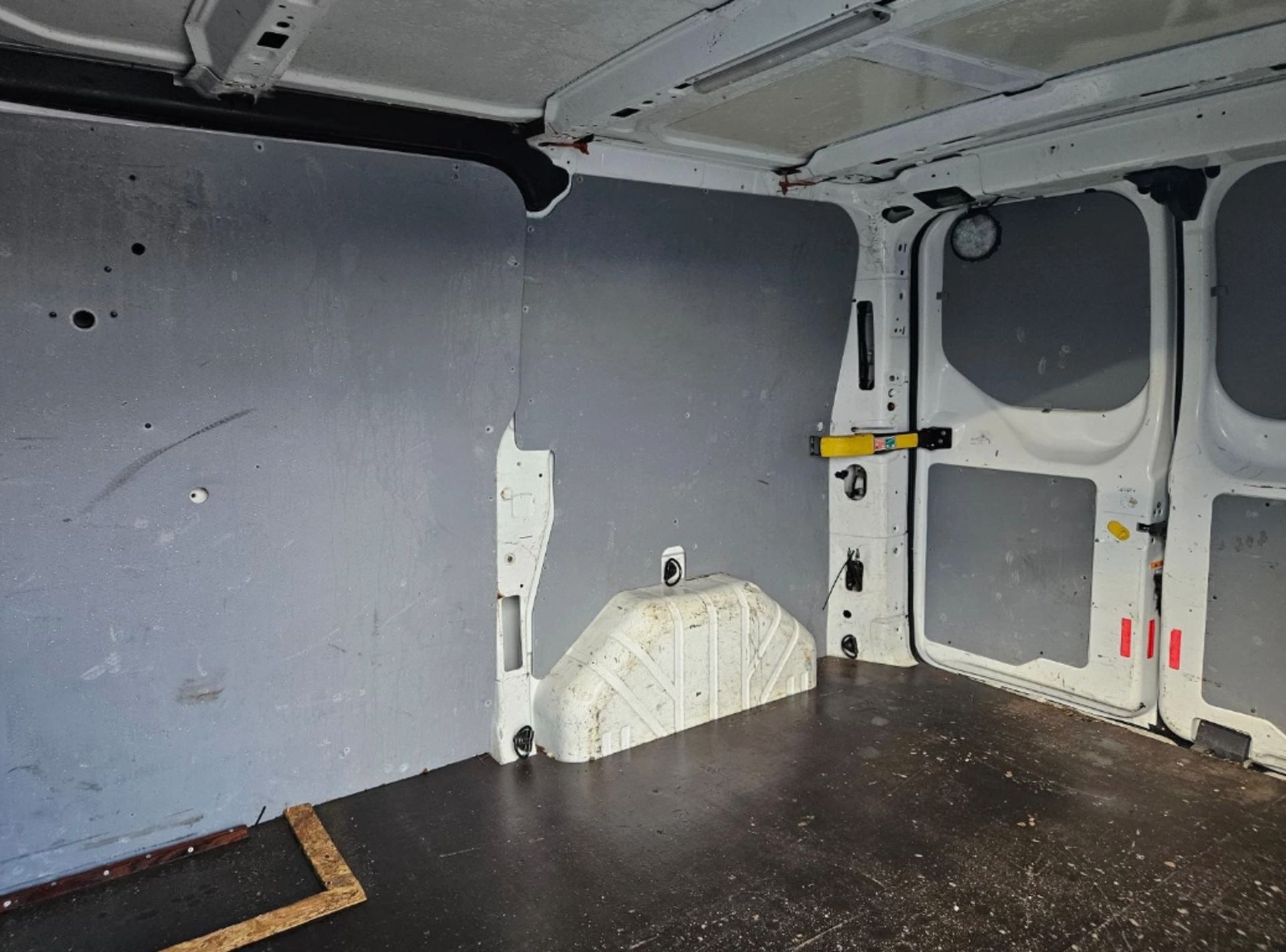2018 FORD TRANSIT CUSTOM 290 TREND, 1996CC, MANUAL, WHITE, PANEL VAN >>--NO VAT ON HAMMER--<< - Image 11 of 13