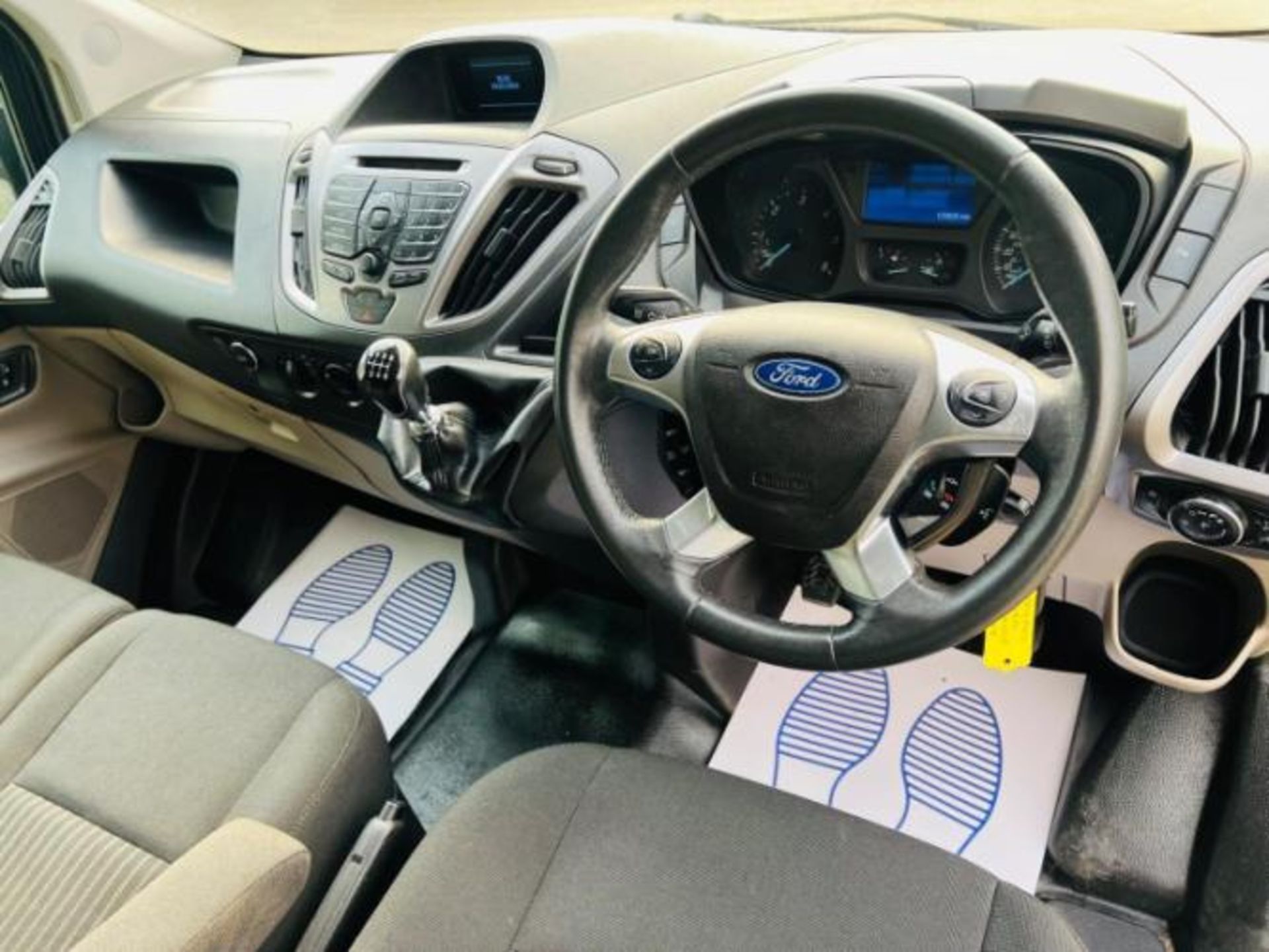 2013 FORD TRANSIT CUSTOM 2.2 TDCI 310 TREND L2 H1 5DR >>--NO VAT ON HAMMER--<< - Image 11 of 35
