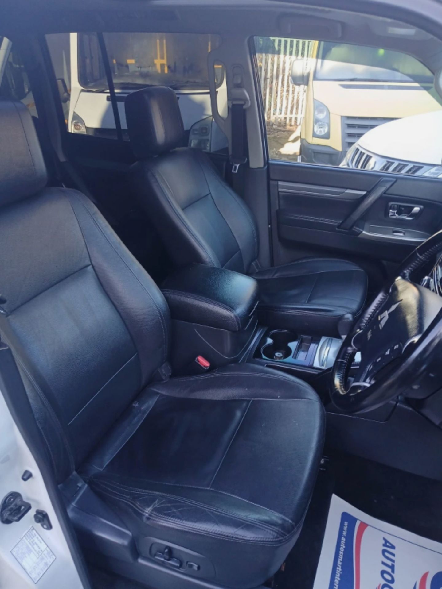 2016 MITSUBISHI SHOGUN SG4 DI-D LWB AUTO 7 SEATS SUV DIESEL AUTOMATIC >>--NO VAT ON HAMMER--<< - Image 8 of 17