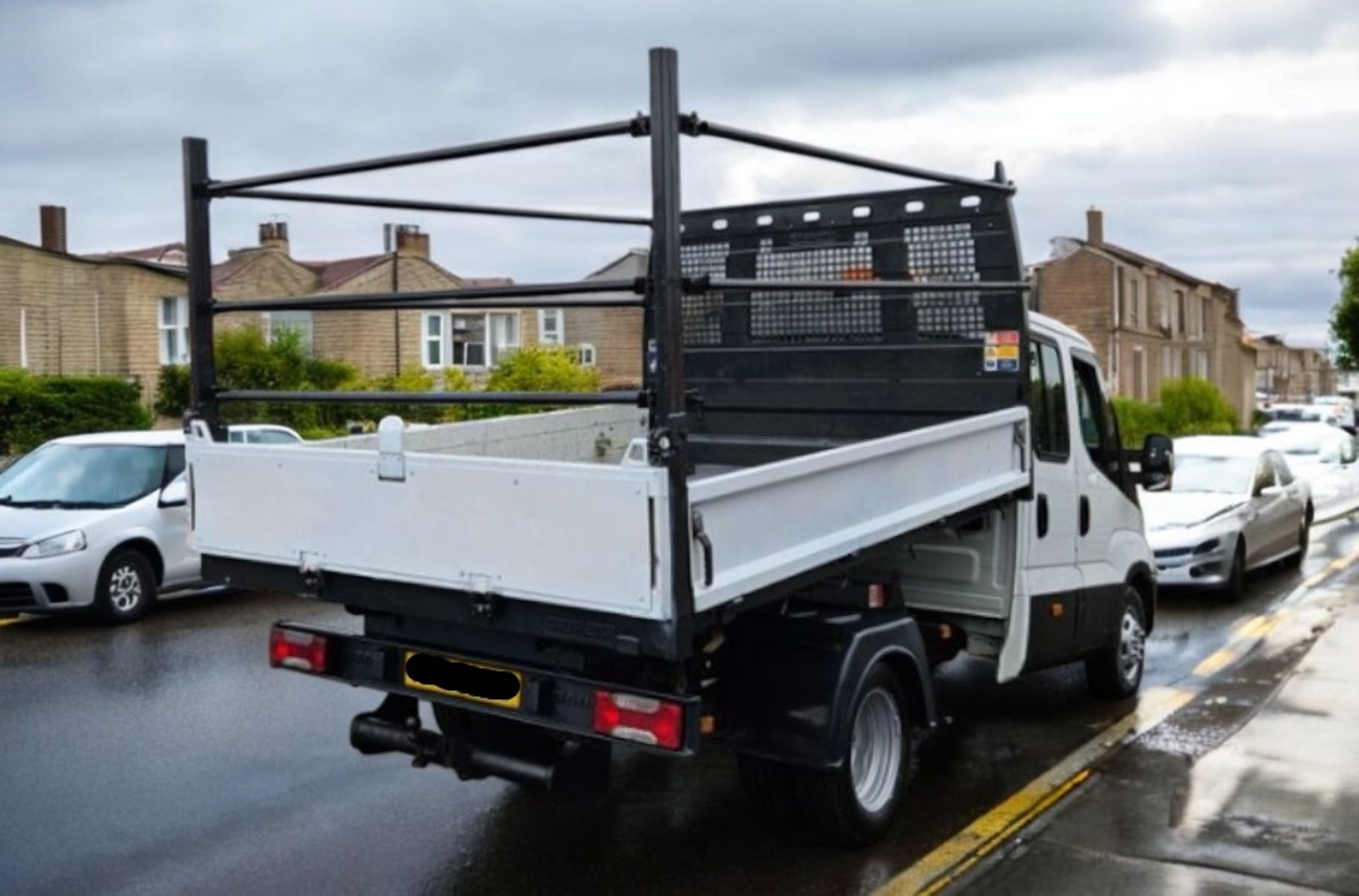 **(ONLY 87K MILEAGE)** 2016 IVECO DAILY 35C13 – CREW CAB TIPPER - Image 9 of 13