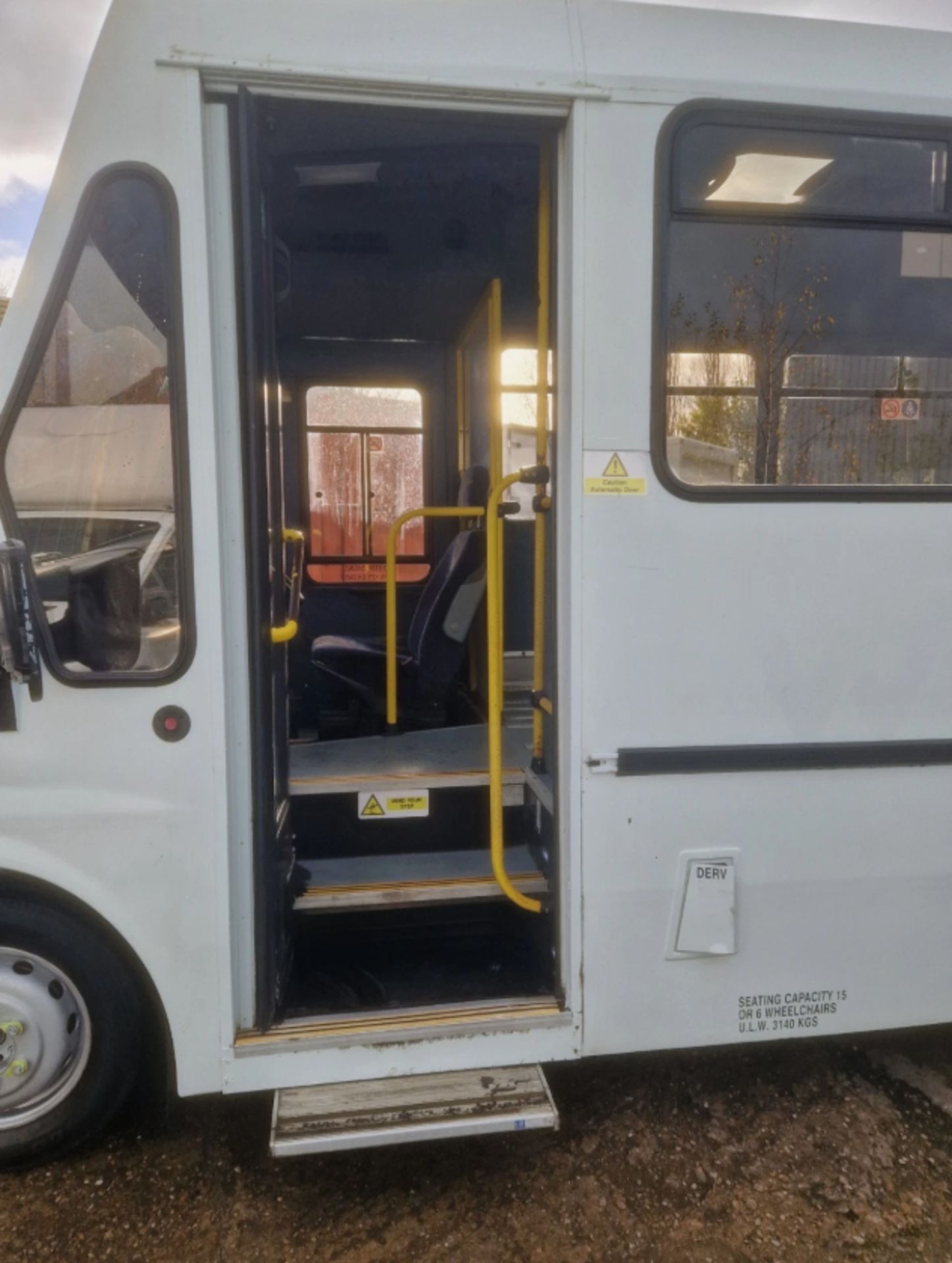 2009 FORD TRANSIT 140 T460 RWD SCHOOL BUS / MINIBUS >>--NO VAT ON HAMMER--<< - Image 15 of 18